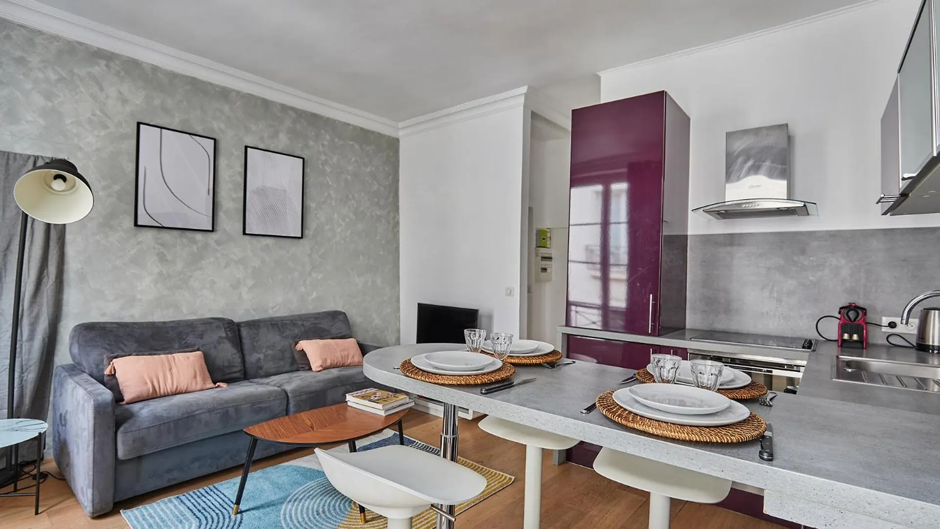 Apartment Center Of Paris By Studio Prestige