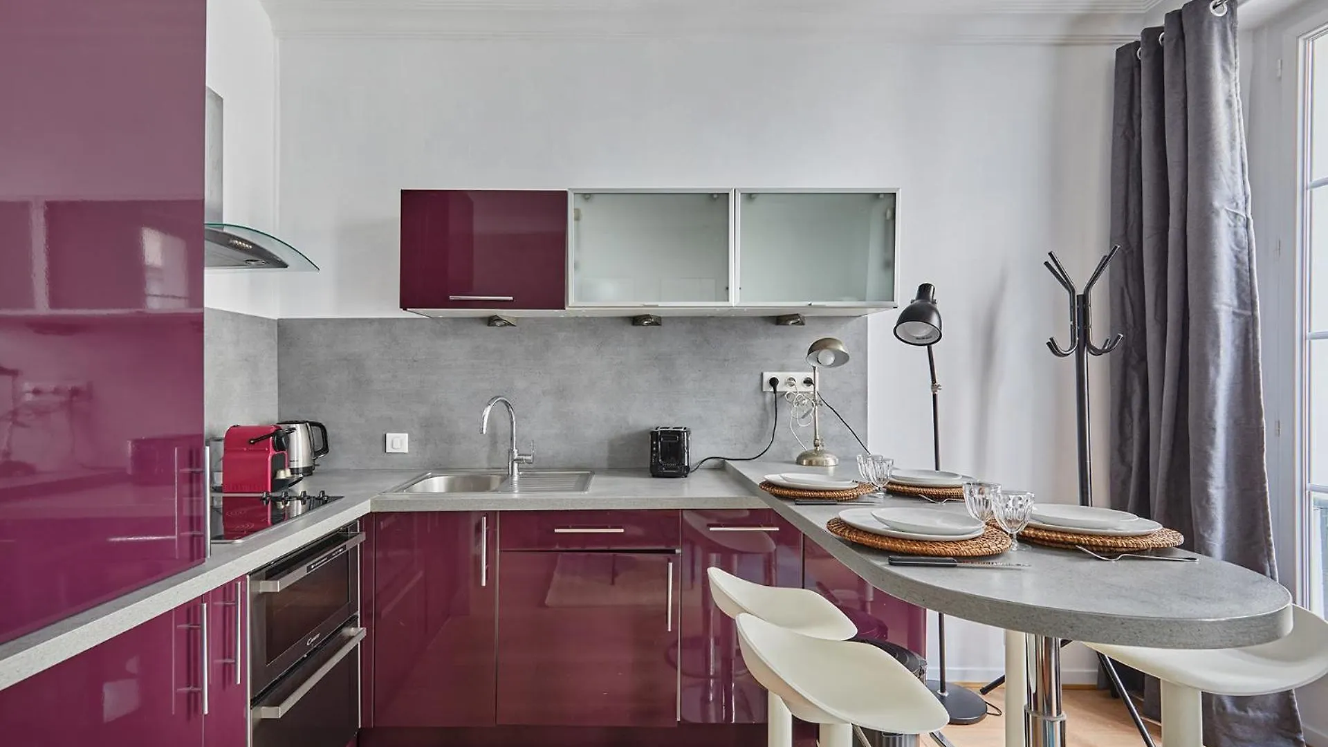 Apartment Center Of Paris By Studio Prestige