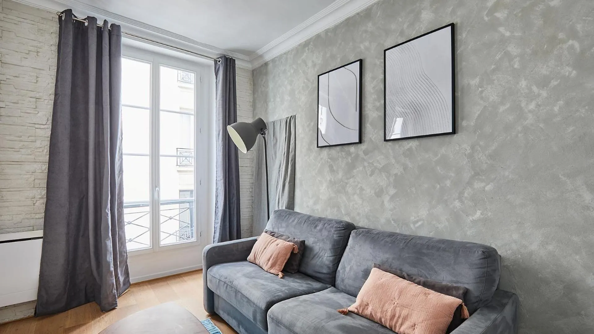 Apartment Center Of Paris By Studio Prestige